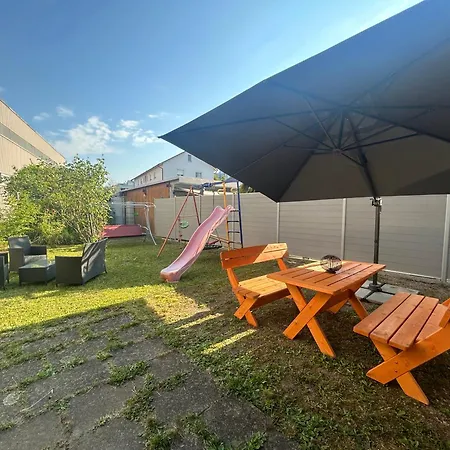 Ayna, Direkt An Der Schweizer Grenze