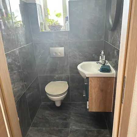 Ayna, Direkt An Der Schweizer Grenze *