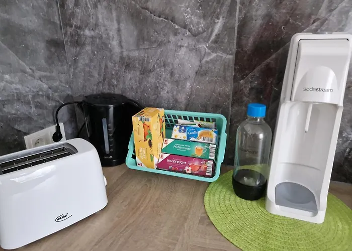 Ayna, Direkt An Der Schweizer Grenze