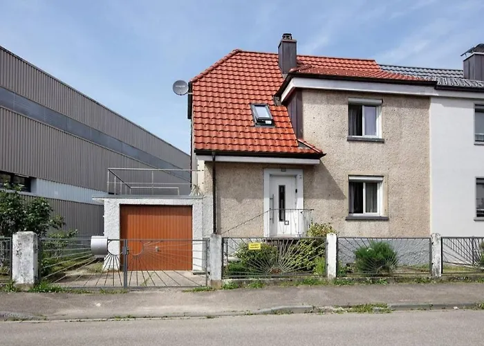 Ayna, Direkt An Der Schweizer Grenze