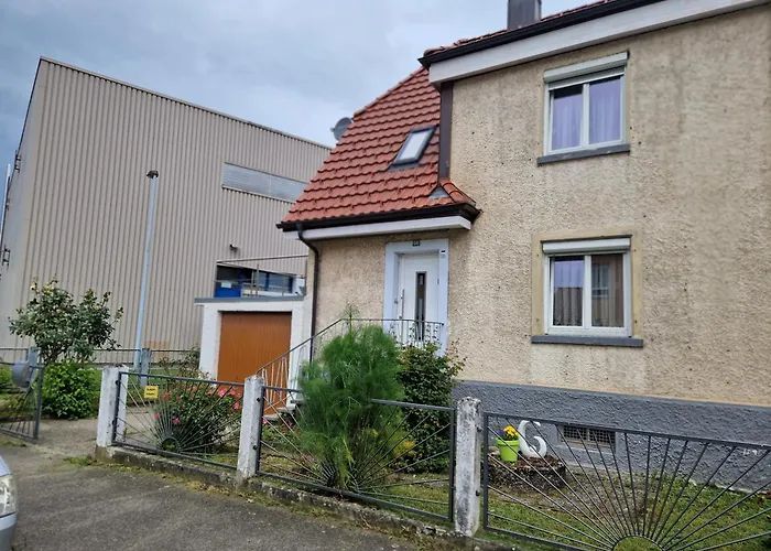 Ayna, Direkt An Der Schweizer Grenze *